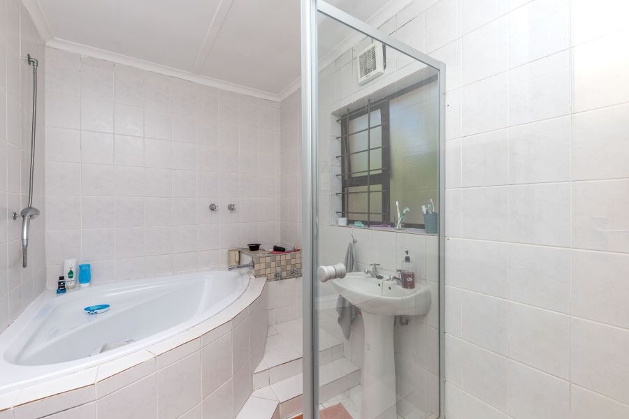 4 Bedroom Property for Sale in Athlone Western Cape